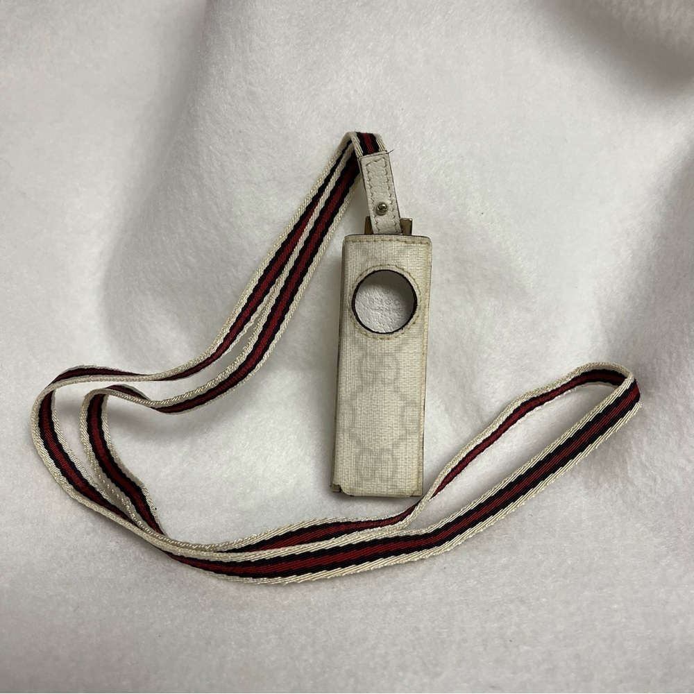 GUCCI Supreme White Monogram Apple Ipod Shuffle Case w/ Neck Strap Lanyard